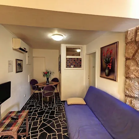 Vala Hotel 2*