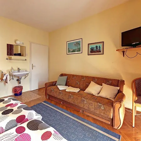 Vala Hotel 2*