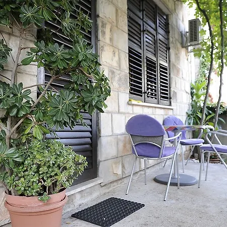 Vala Hotel 2*